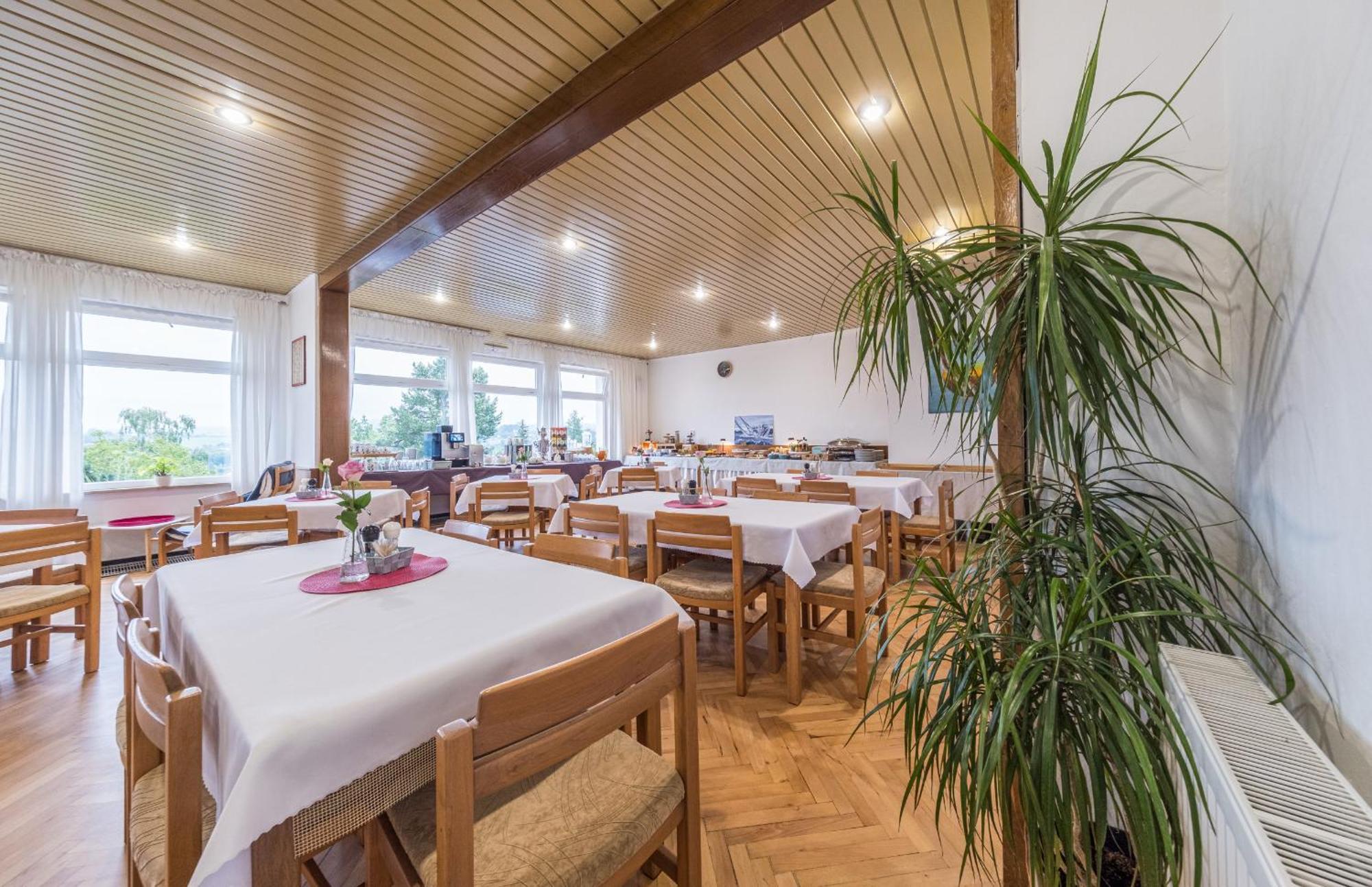 Penzion Kozi Horka U Brnenske Prehrady Brünn Exterior foto