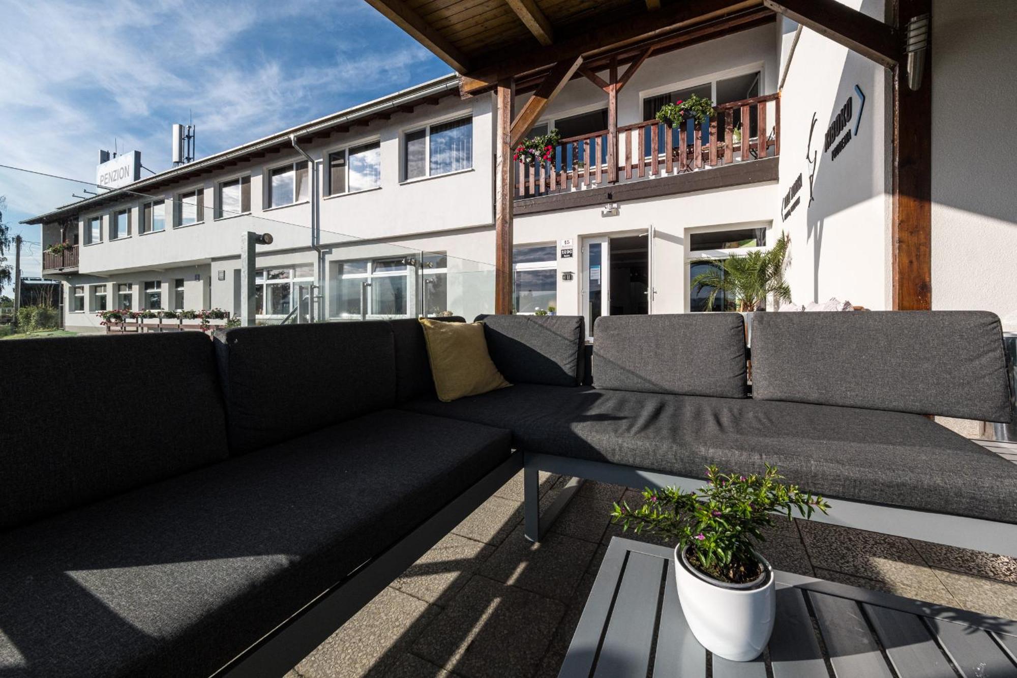 Penzion Kozi Horka U Brnenske Prehrady Brünn Exterior foto